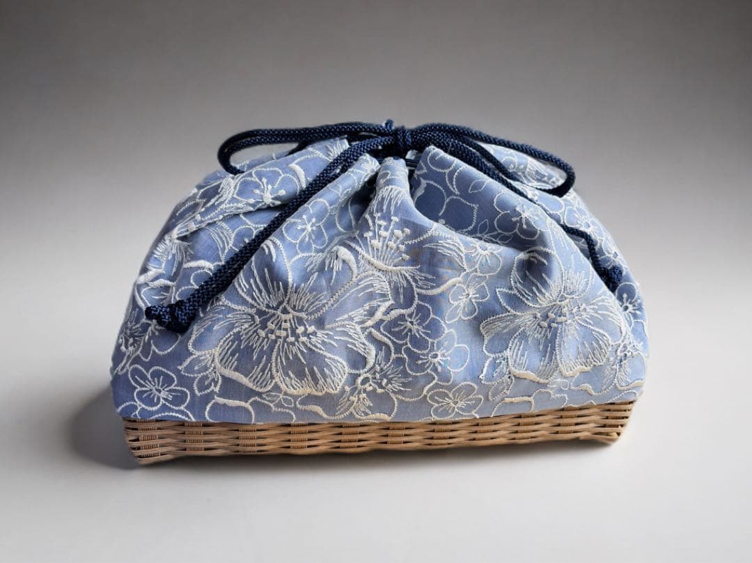 尺籠尺カゴ扇子籠　お座敷籠　巾着　着物生地　オーガンジー　カゴ巾着　浴衣　水色