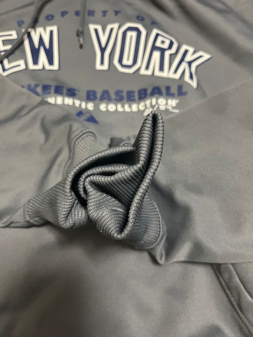 マジェスティックMLBニューヨークヤンキース　オーセンティックパーカーフーディー