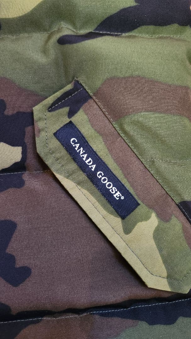 ダウンベスト　カナダグース