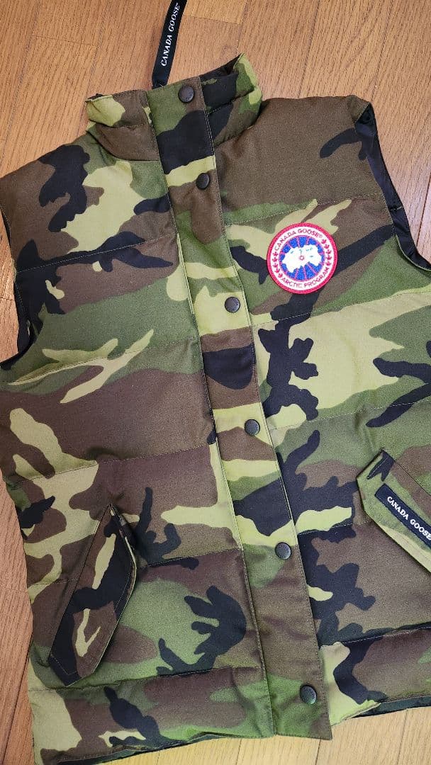 ダウンベスト　カナダグース