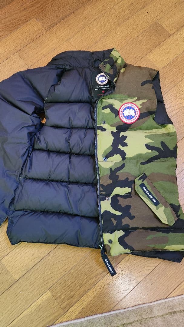 ダウンベスト　カナダグース