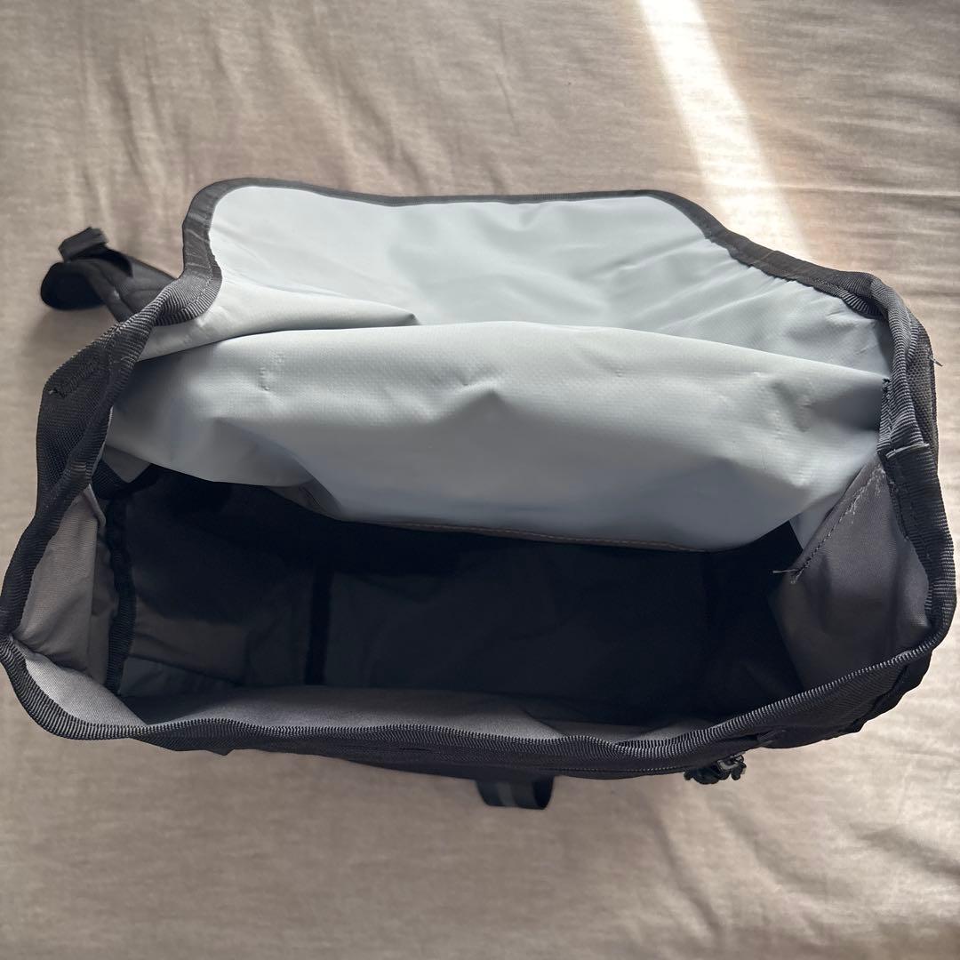 CHROME ブラック メッセンジャーバッグ