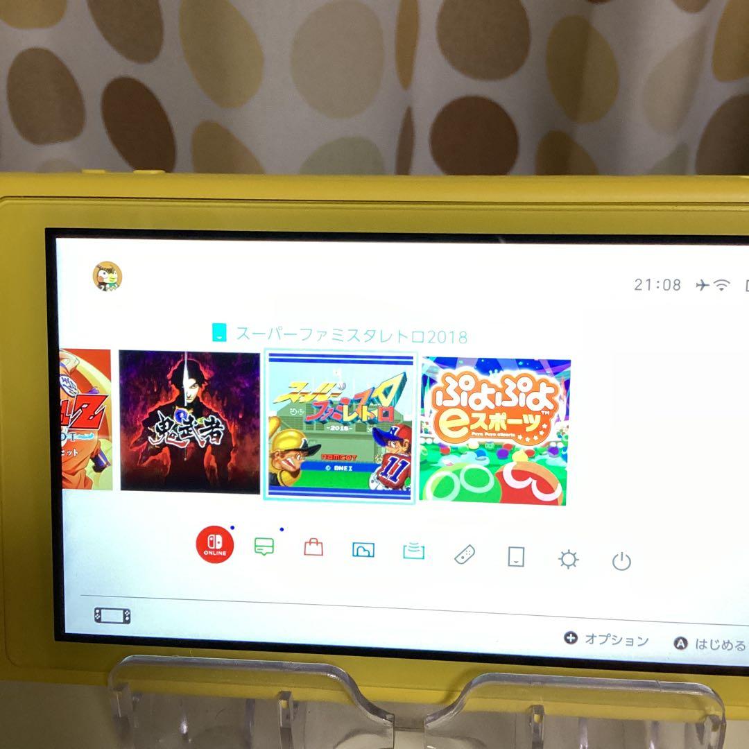 任天堂　Switchライト　イエロー　本体と充電器