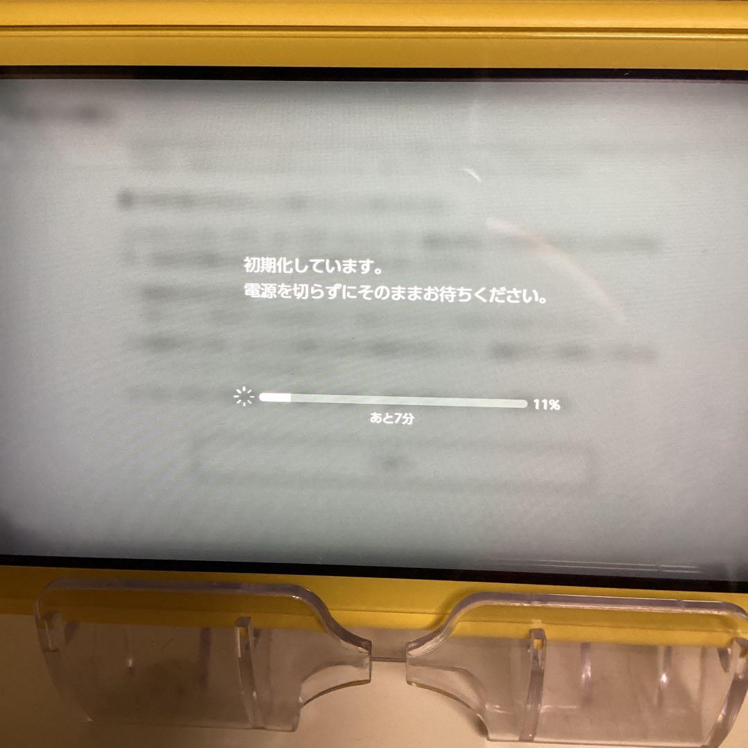 任天堂　Switchライト　イエロー　本体と充電器