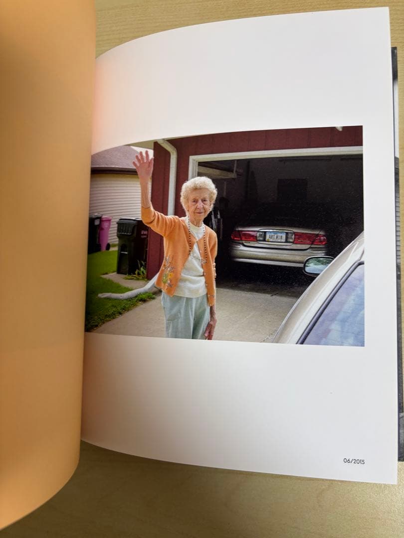 アート・デザイン・音楽 Leaving and Waving Deanna Dikeman