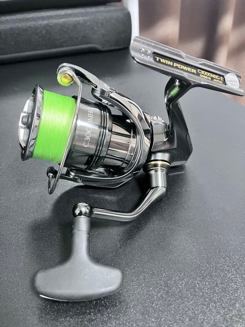シマノ24ツインパワーC3000MHG 美品