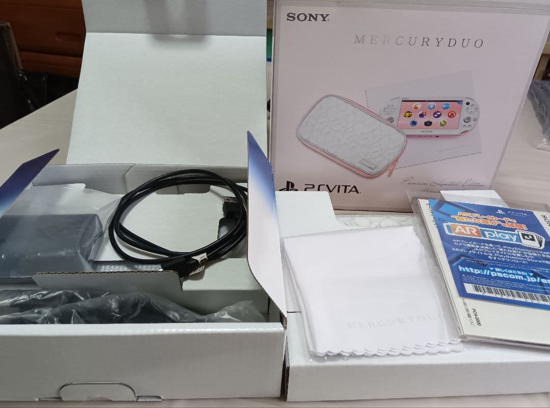 PlayStationVITA　本体　 PCHJ-10020 マーキュリーデュオ