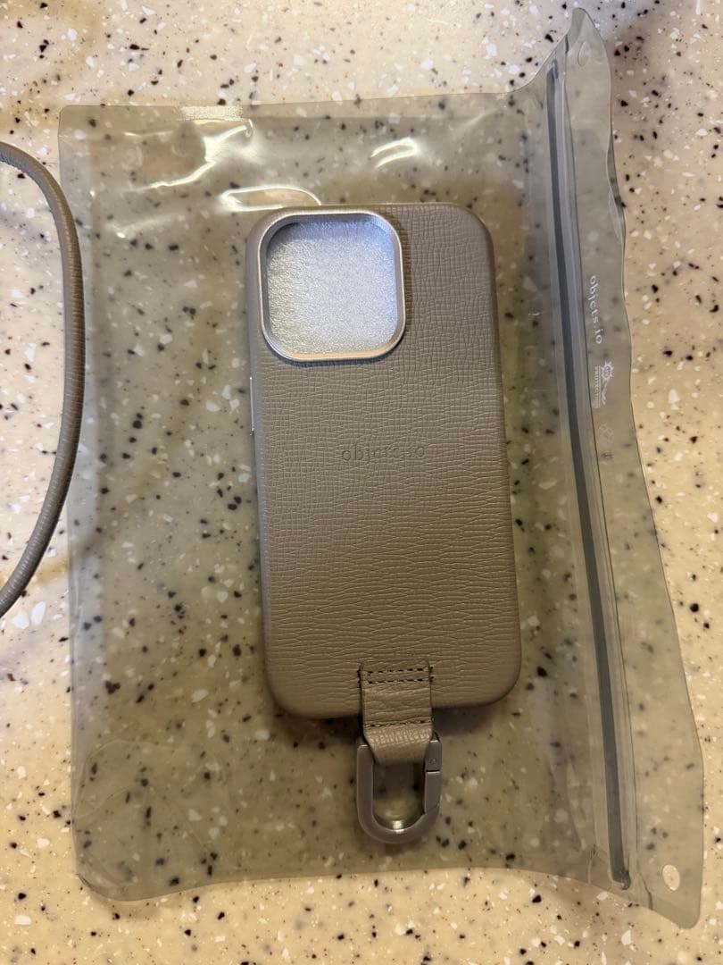 objcts.io iPhone15proケース カードポケット付き