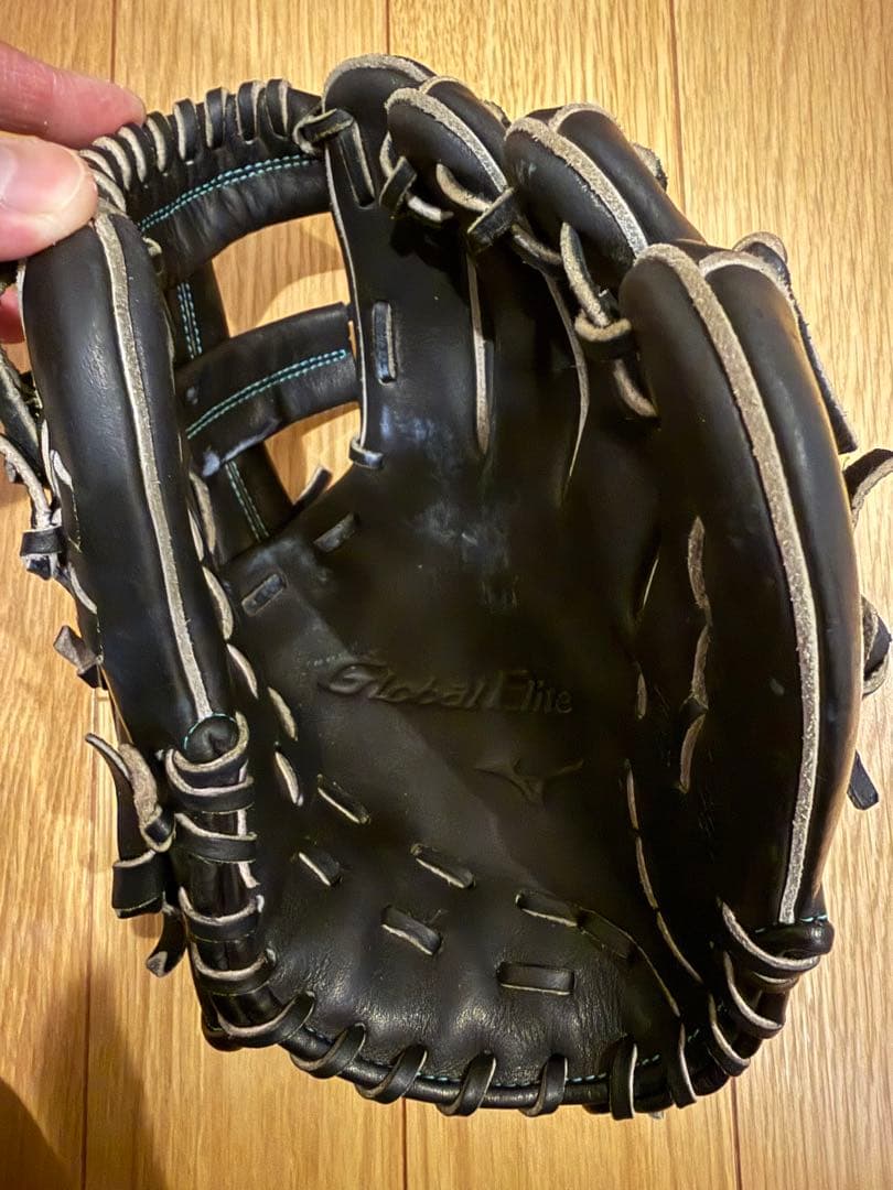 ミズノ　グローバルエリート軟式グローブ2つ、アシックスシューズ