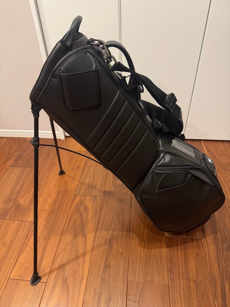 MNML GOLF キャディバッグ ワイヤレススピーカー付き、ソーラー充電機付き