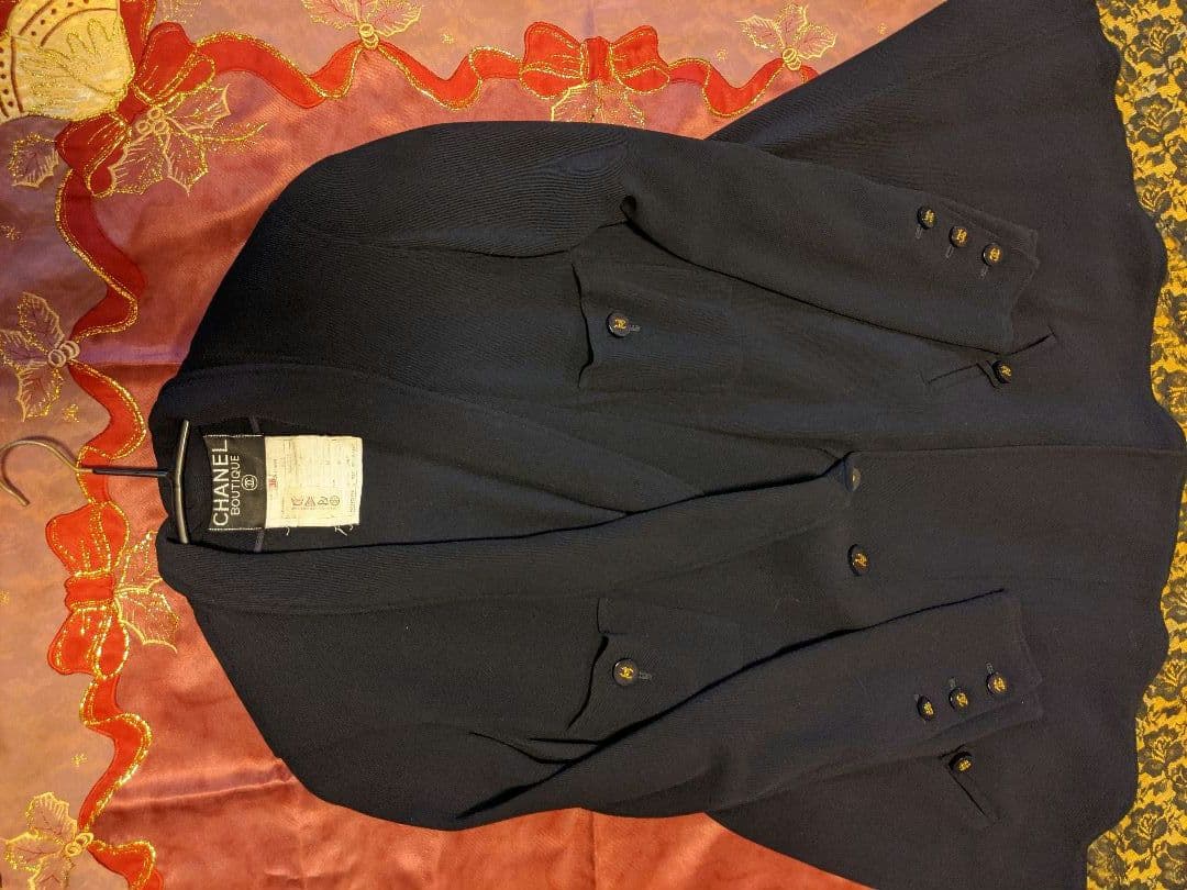 ♥ ヴィンテージCHANEL　Ａラインの紺色ジャケットCCボタン 完売したJK!