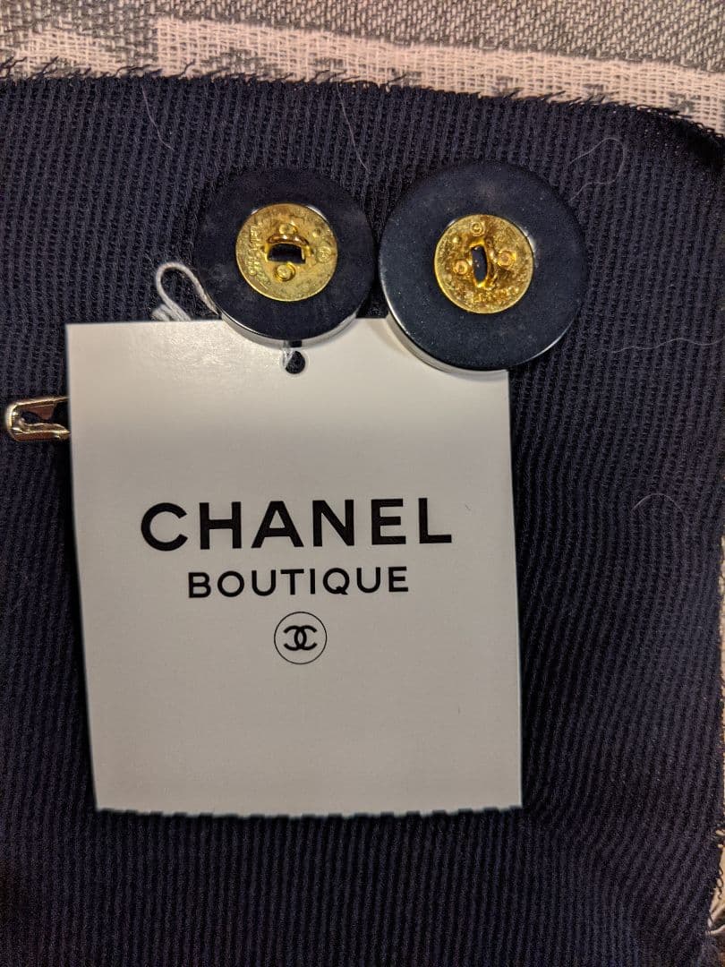 ♥ ヴィンテージCHANEL　Ａラインの紺色ジャケットCCボタン 完売したJK!