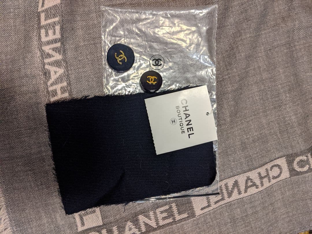 ♥ ヴィンテージCHANEL　Ａラインの紺色ジャケットCCボタン 完売したJK!