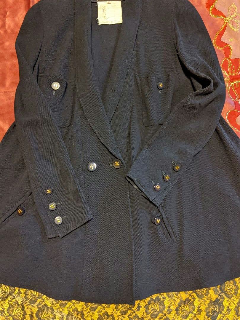 ♥ ヴィンテージCHANEL　Ａラインの紺色ジャケットCCボタン 完売したJK!