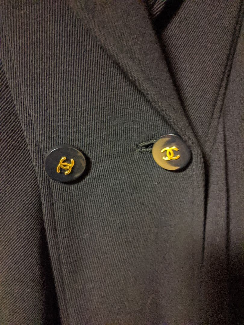 ♥ ヴィンテージCHANEL　Ａラインの紺色ジャケットCCボタン 完売したJK!