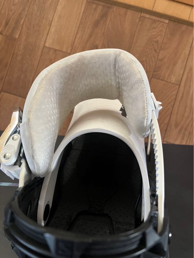 スノーボード Salomon SUPER 8 154