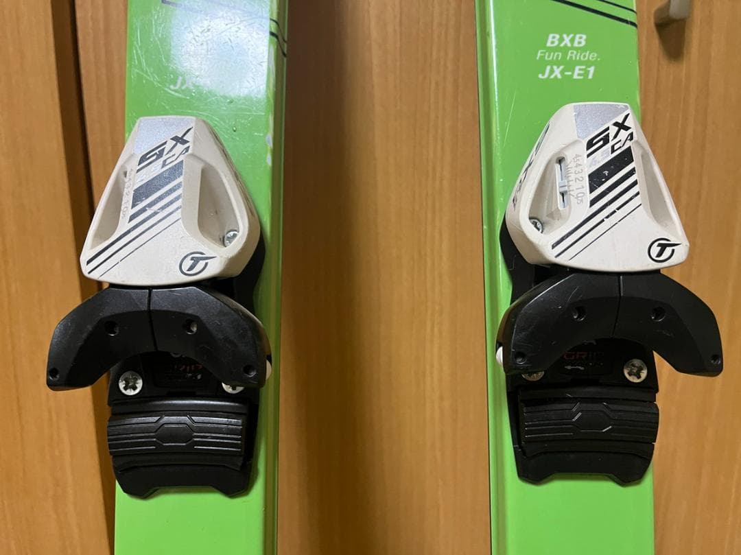 子供用スキーセット　板138cm 靴24cm ストック90cm