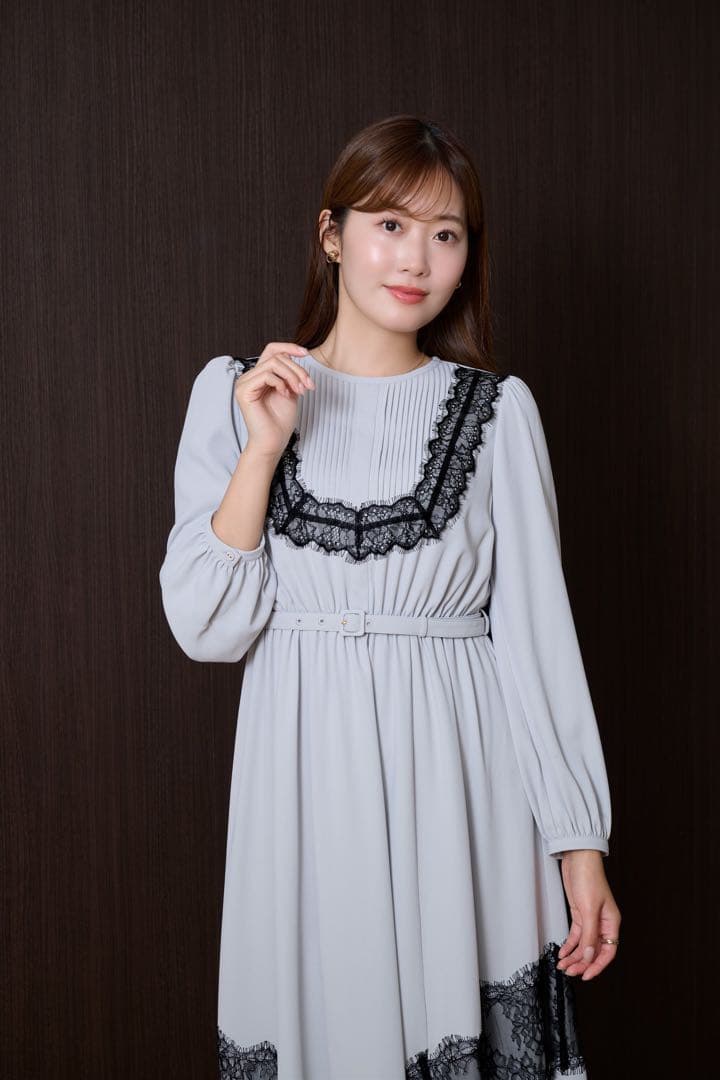 ワンピース herlipto Rosaline Lace Trimmed Dress