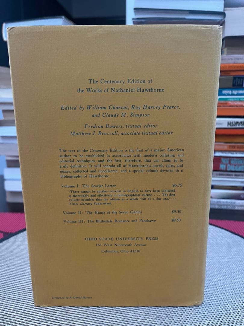 希少　Hawthorne Centenary Essays