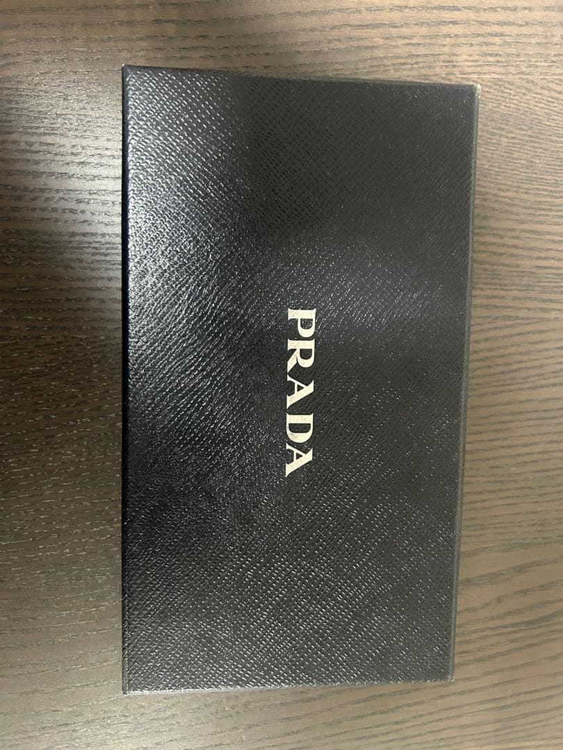 PRADA ブルー レザー 長財布