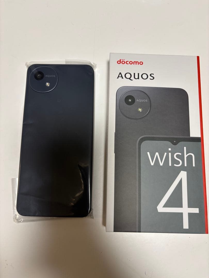 docomo AQUOS wish 4 ブラック