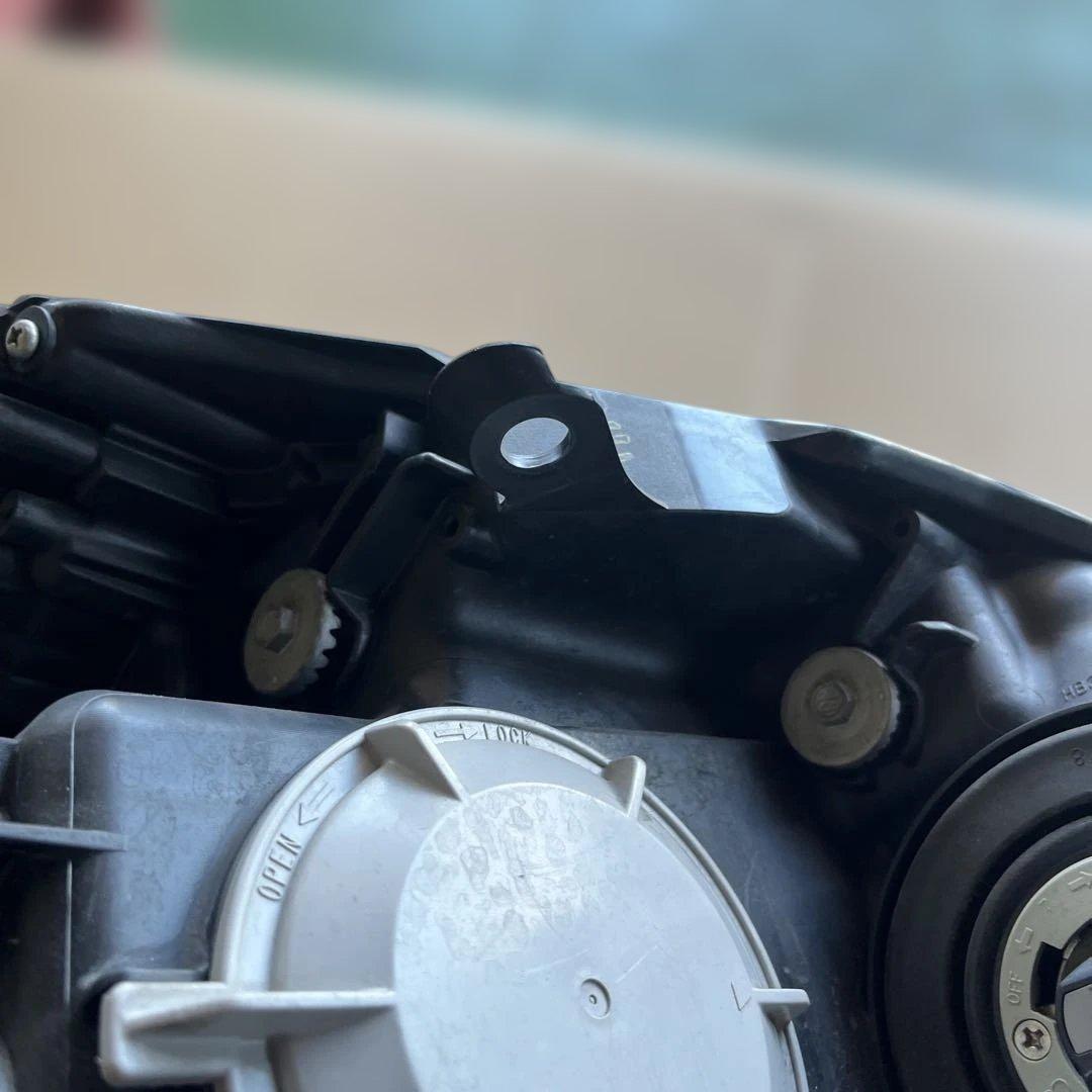 30プリウス　左ヘッドライト中古