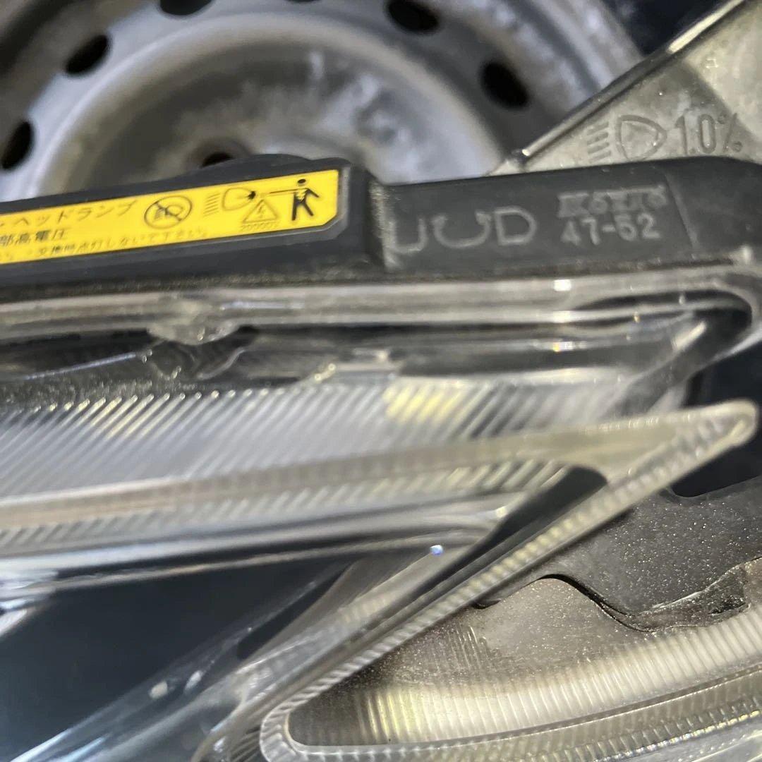 30プリウス　左ヘッドライト中古