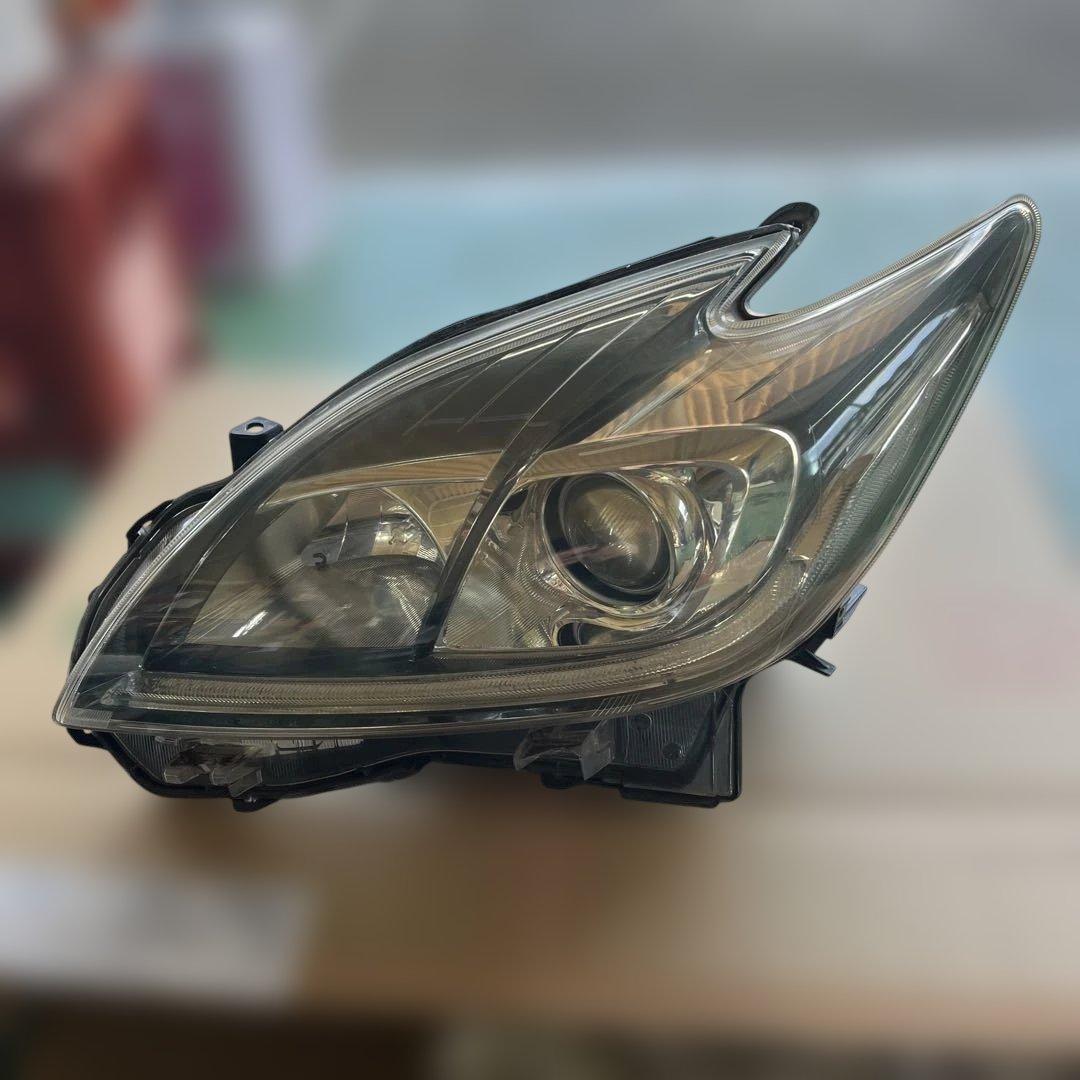 30プリウス　左ヘッドライト中古