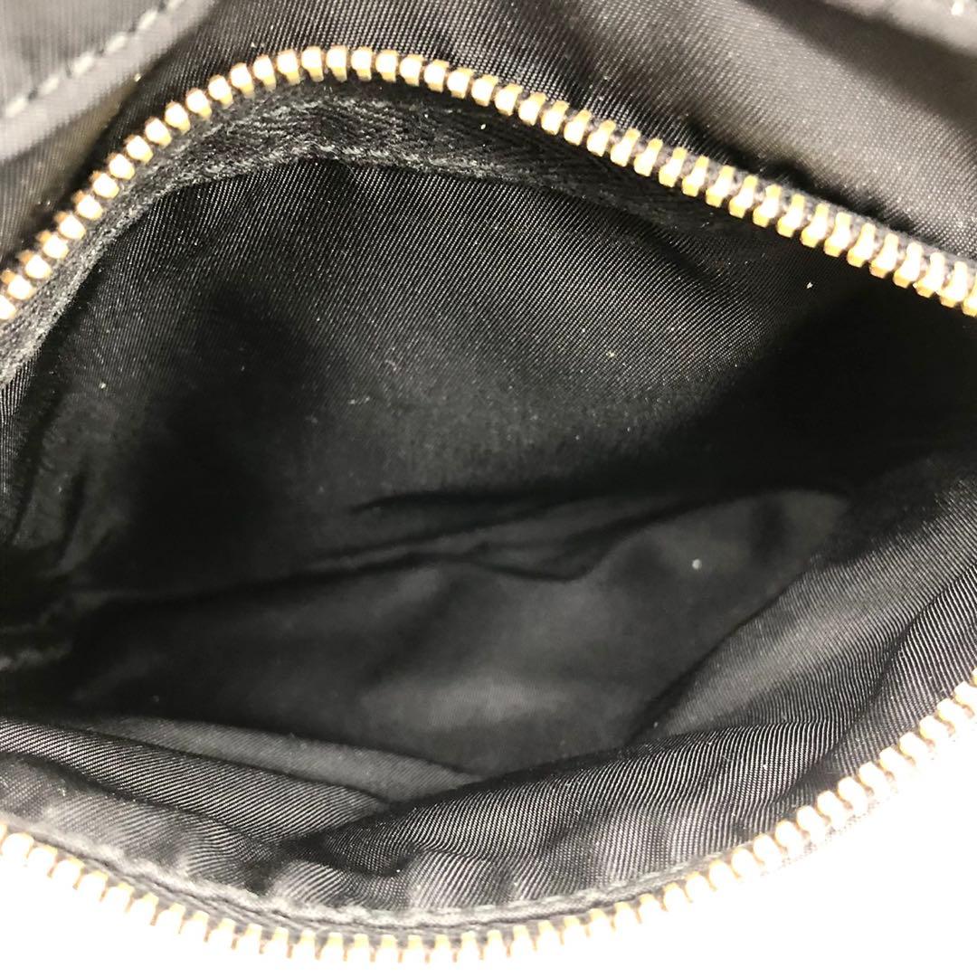 ✨美品✨プラダ ショルダーバッグ メタルロゴ ゴールド金具 ナイロン レザー 黒