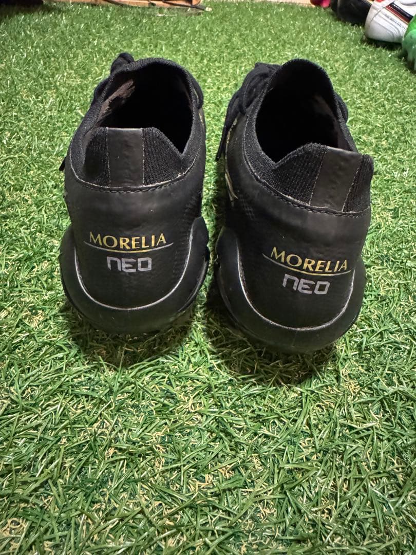 ひ*ろ様 モレリアネオ4β 限定カラー 27.0cm ブラック×ゴールド