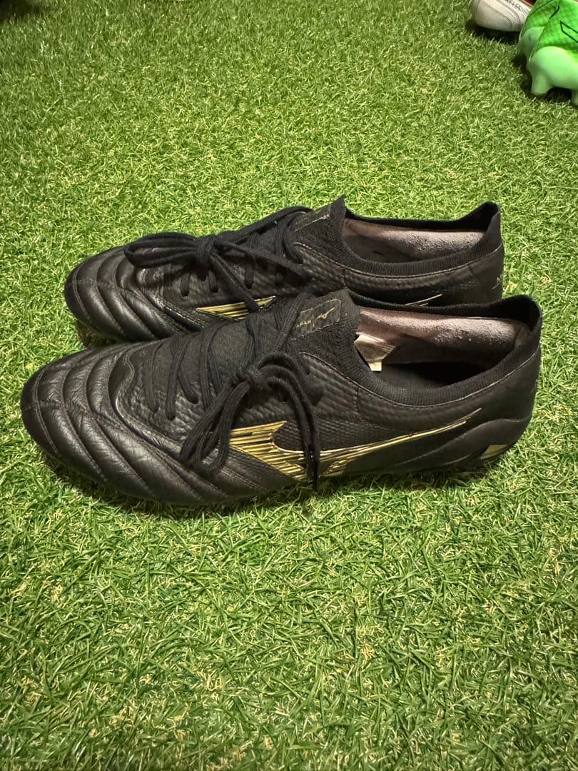 ひ*ろ様 モレリアネオ4β 限定カラー 27.0cm ブラック×ゴールド