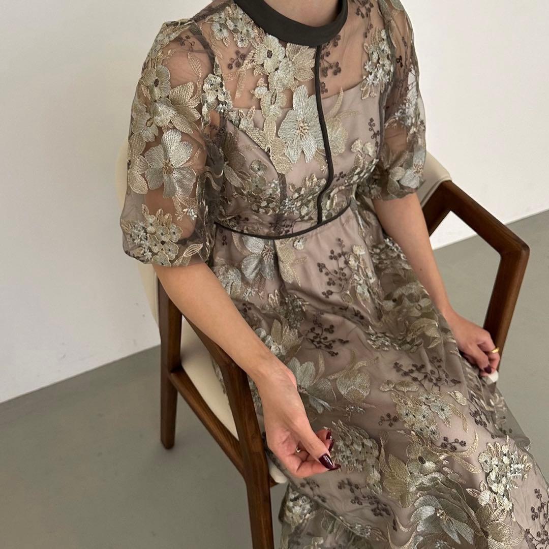 フラワーエンブロイダリードレス　花柄刺繍パーティードレス Mサイズ グリーン