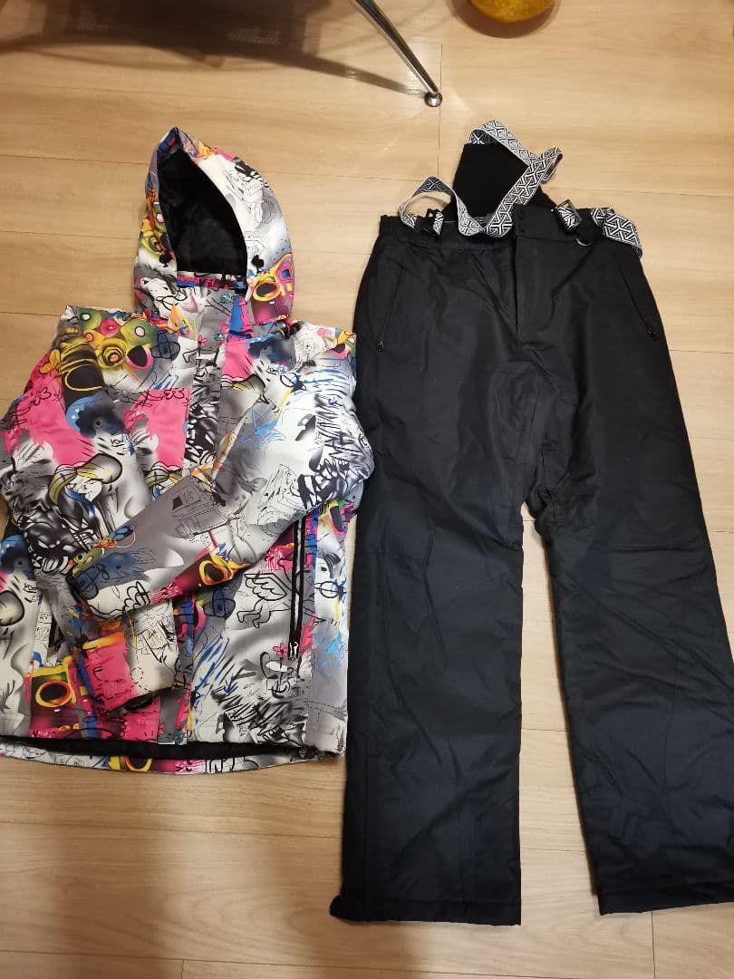 カラフルスキーウェアセット（ジャケット・パンツ・小物）