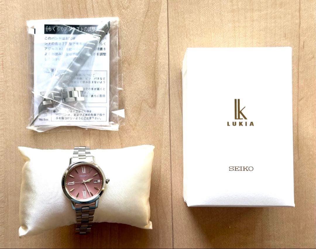 ＊極美品＊SEIKO LUKIAグロウSSVW219ソーラー電波時計モーヴピンク
