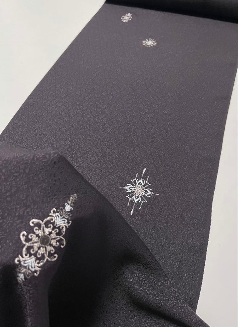 特選総刺繍飛び柄小紋着尺【総刺繍◆更紗紋意匠地】黒 ブラック