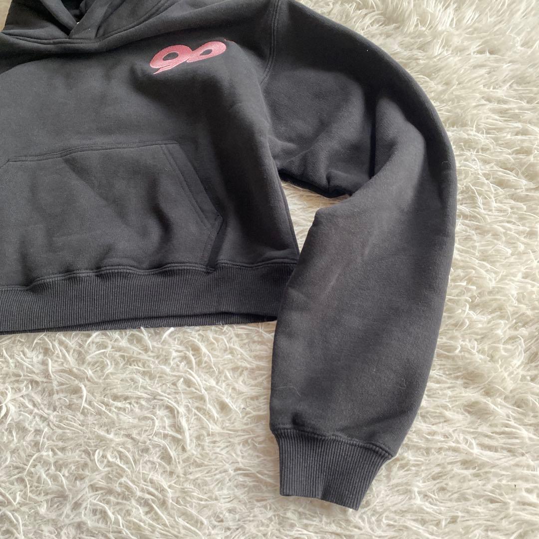 初心者です9090 フード付きセットアップ　ブラック　ピンク　ロゴ