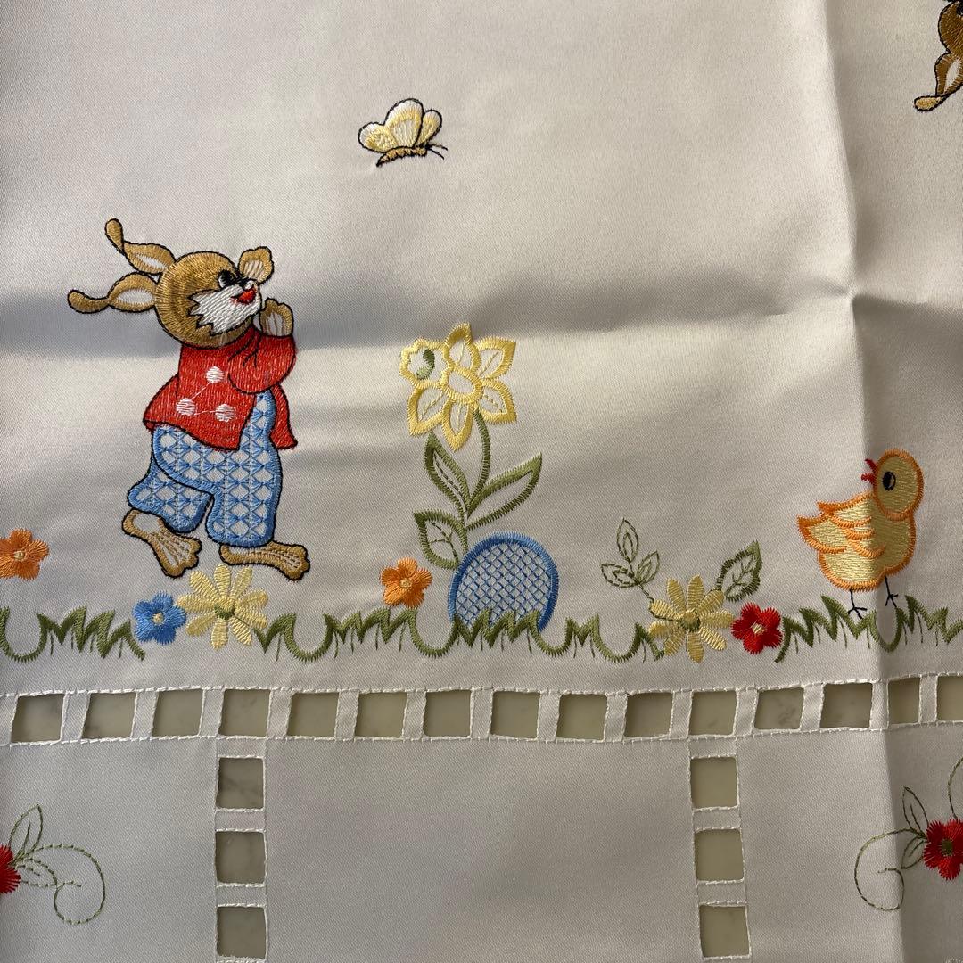 新品未使用品　フランス　テーブルクロス　うさぎ&ひよこ　Pâques イースター