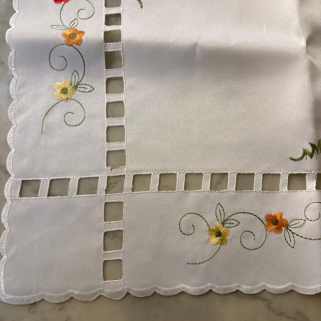 新品未使用品　フランス　テーブルクロス　うさぎ&ひよこ　Pâques イースター