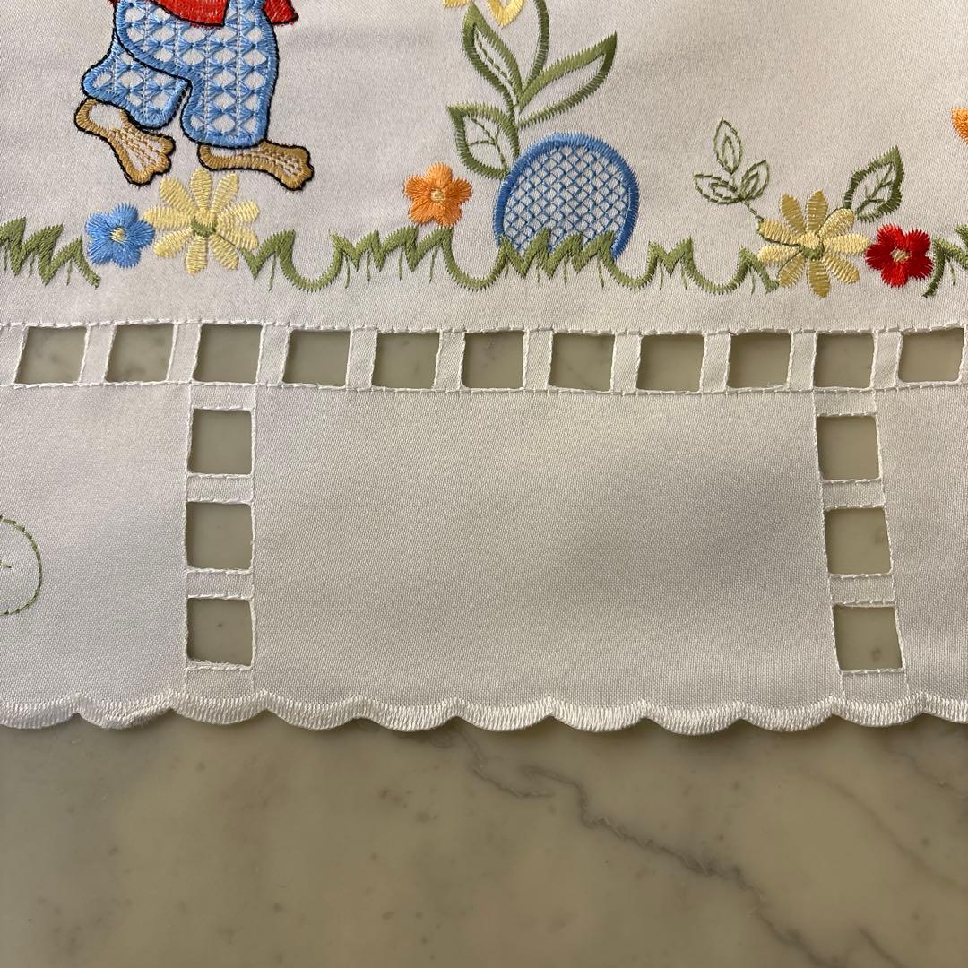 新品未使用品　フランス　テーブルクロス　うさぎ&ひよこ　Pâques イースター