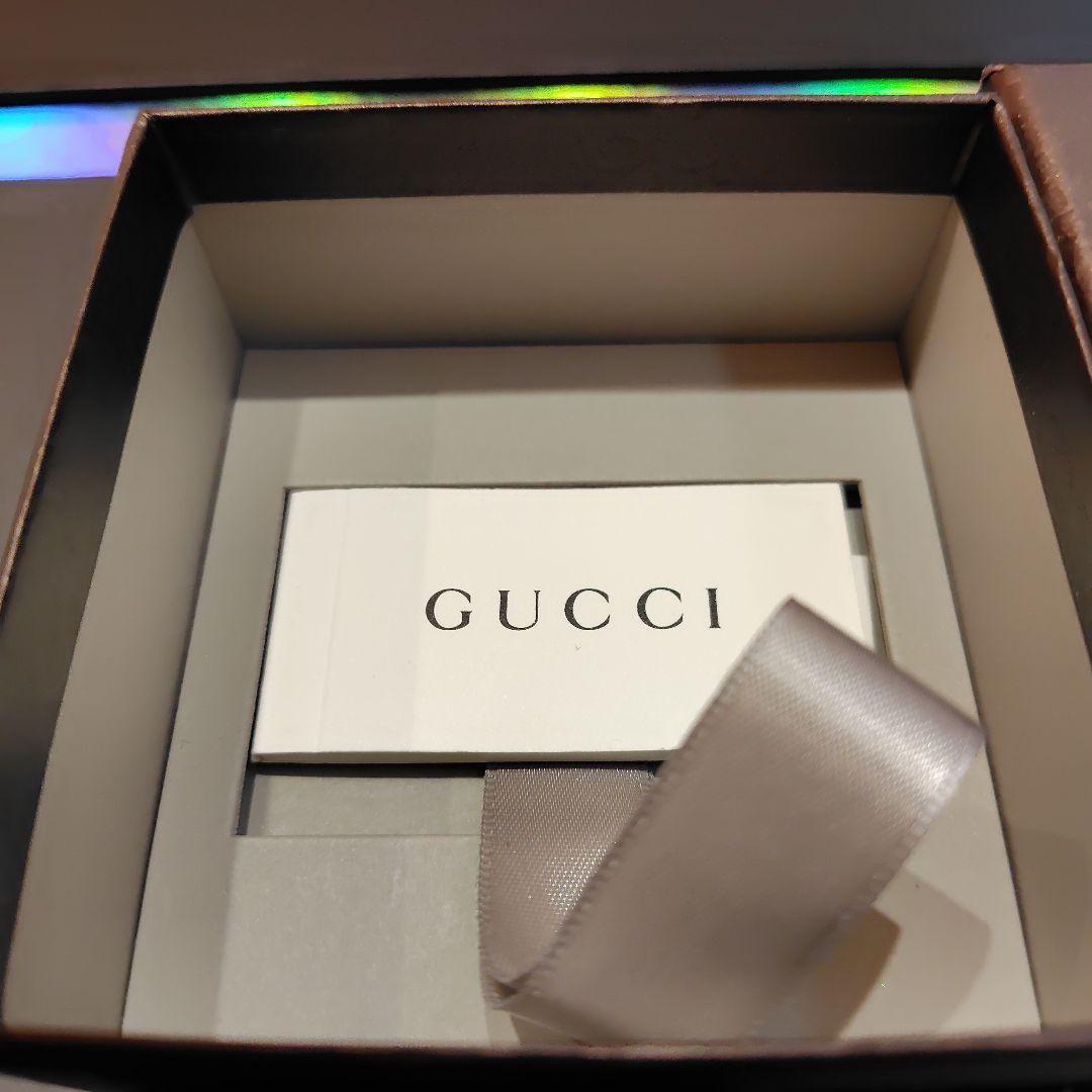 GUCCI シルバー ハート型ネックレス