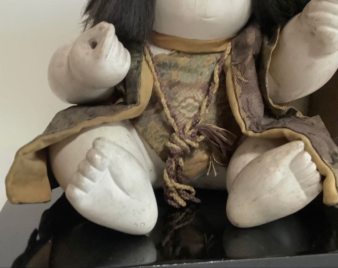 戦前の御所人形♪水引手？♪持ち道具なし♪袖なしに腹掛け♪顔に傷、汚れ、やけ