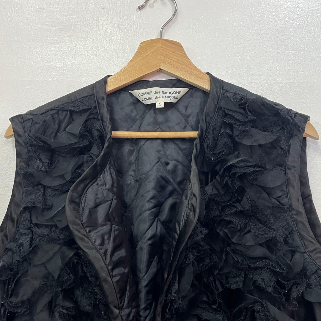 コムコム 18aw フリル キルティング ノースリーブ ジャケット サイズS