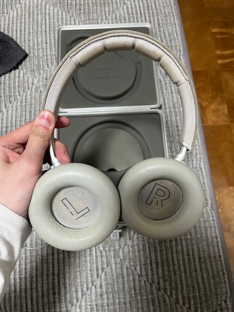 b&o X Rimowa ヘッドホン