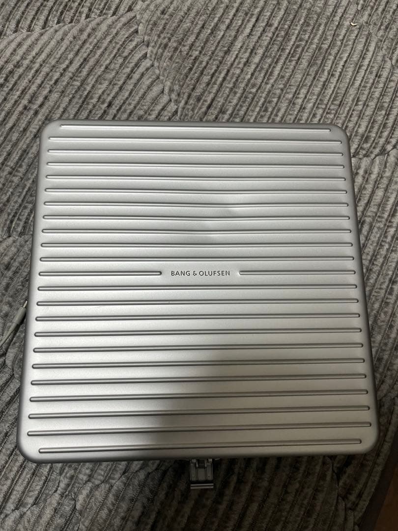 b&o X Rimowa ヘッドホン