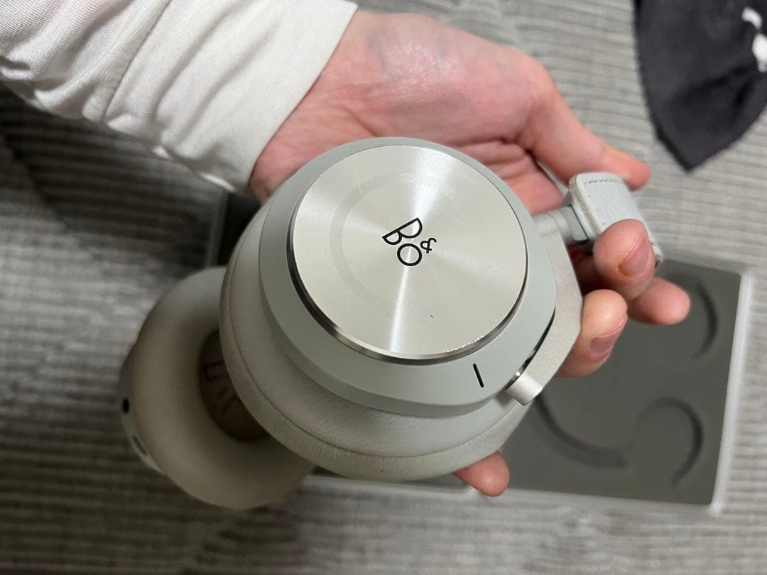 b&o X Rimowa ヘッドホン