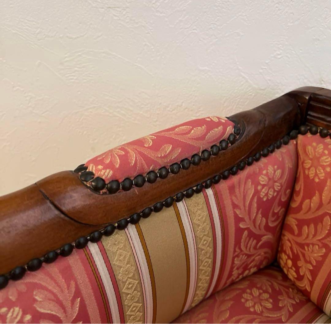 〈イタリア製〉2人掛けチェア ピンクストライプ 木製フレーム　特価ワケあり