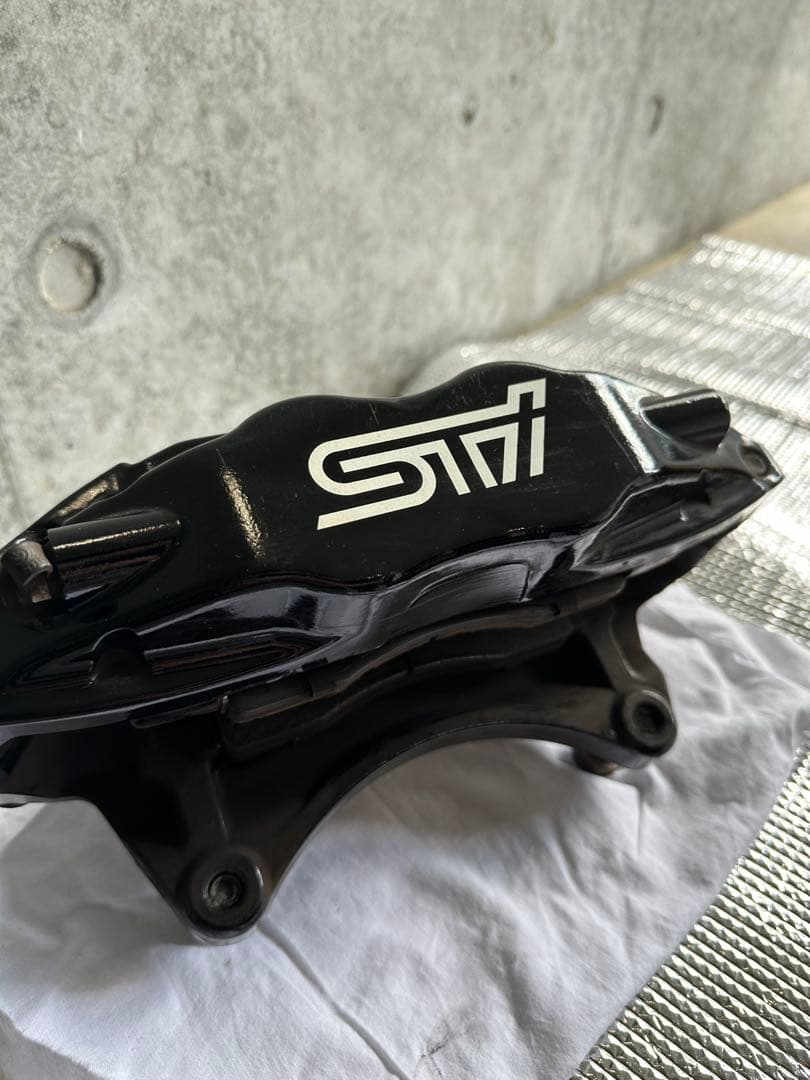 STI ブレンボブレーキキャリパー