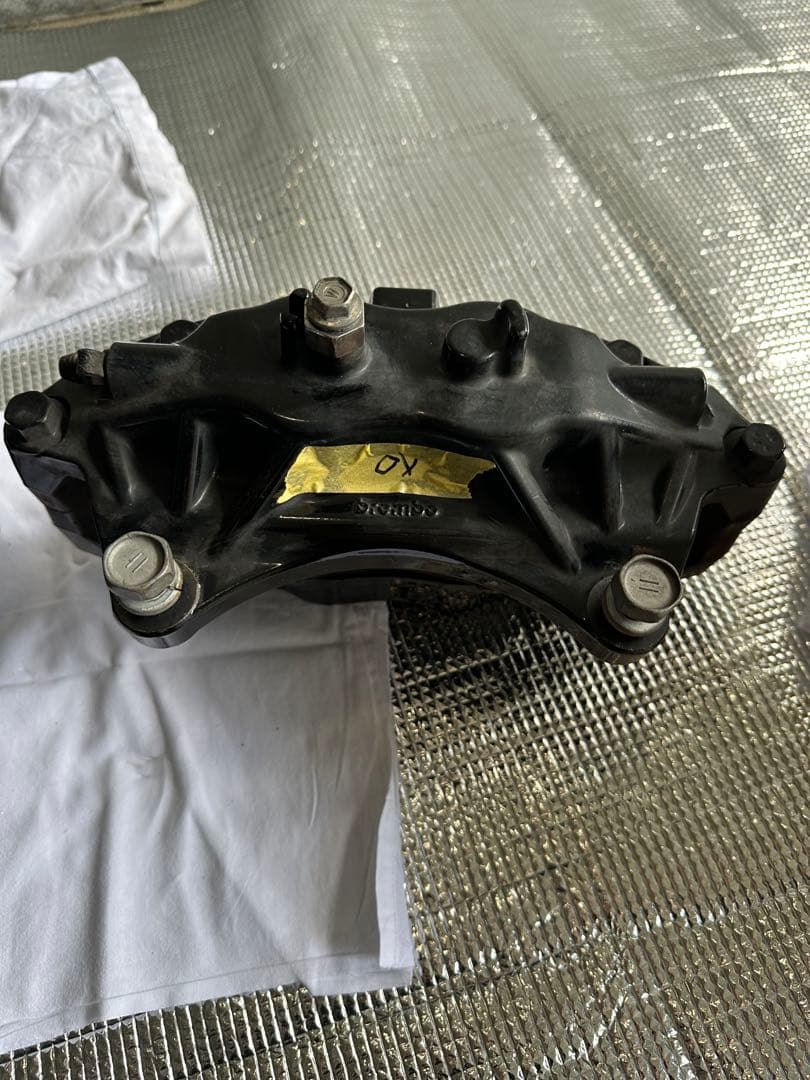 STI ブレンボブレーキキャリパー