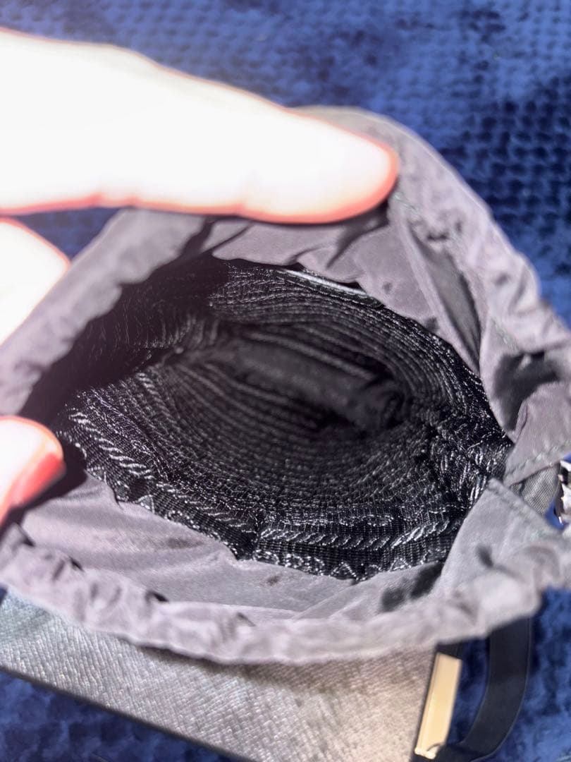 確実正規品　PRADAスマートフォンケース　本日のみの値下げ