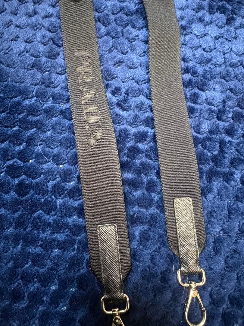 確実正規品　PRADAスマートフォンケース　本日のみの値下げ